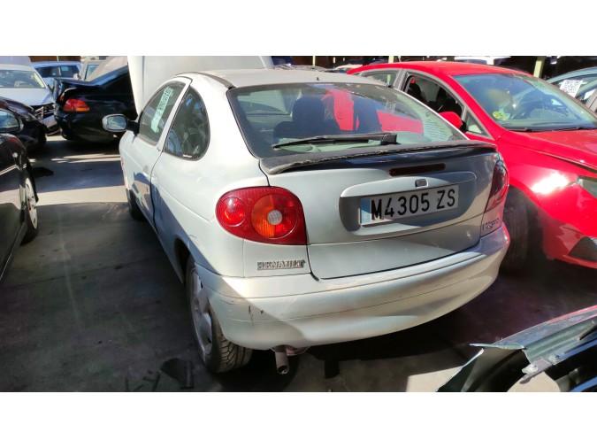 Consola central RENAULT MÉGANE 2000
