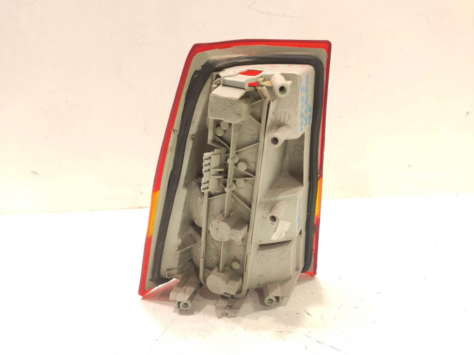 PILOTO TRASERO DERECHO OPEL KADETT 1991