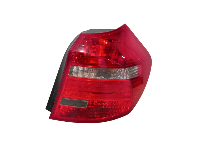 PILOTO TRASERO DERECHO BMW 116D 2011