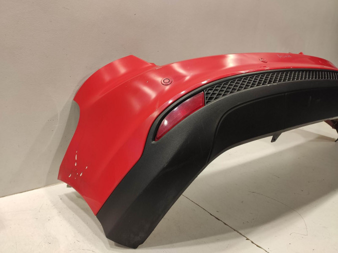 PARAGOLPES TRASERO FORD FOCUS 2021