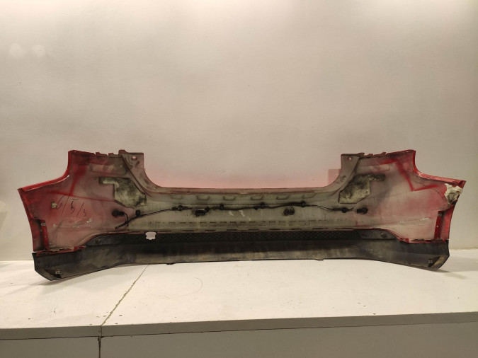 PARAGOLPES TRASERO FORD FOCUS 2021