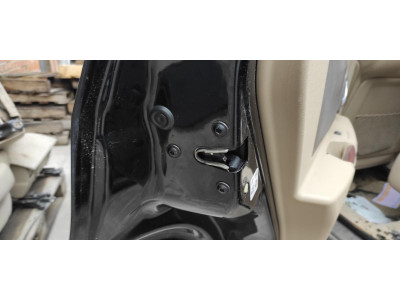 CERRADURA PUERTA TRASERA IZQUIERDA CADILLAC SRX 2008