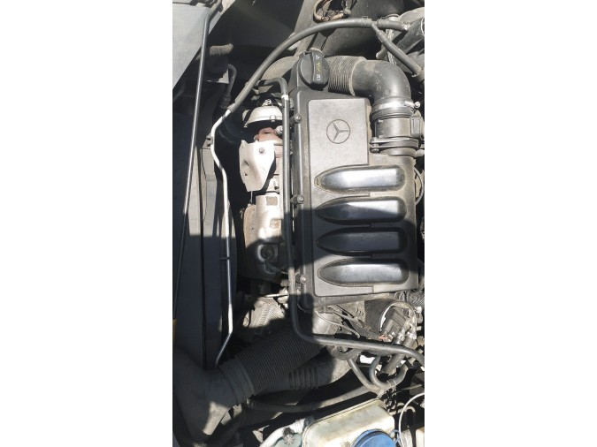 PILOTO TRASERO CENTRAL MERCEDES B 180 CDI 2009
