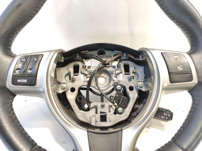 Volante TOYOTA YARIS 2012