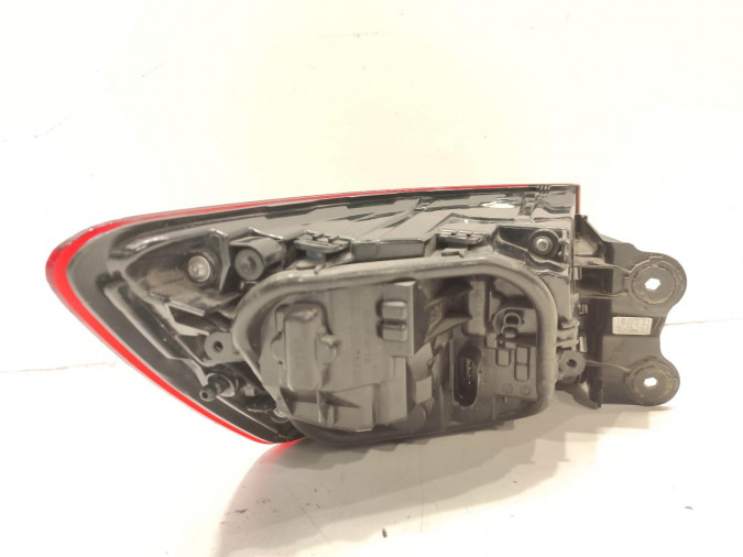 PILOTO TRASERO DERECHO AUDI A4 2019