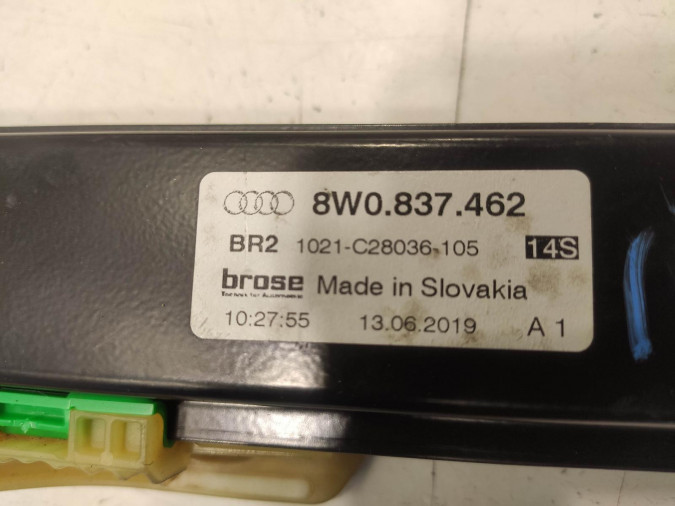 ELEVALUNAS DELANTERO DERECHO AUDI A4 2019