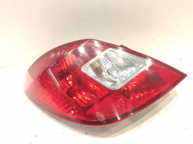 PILOTO TRASERO IZQUIERDO OPEL CORSA 2007
