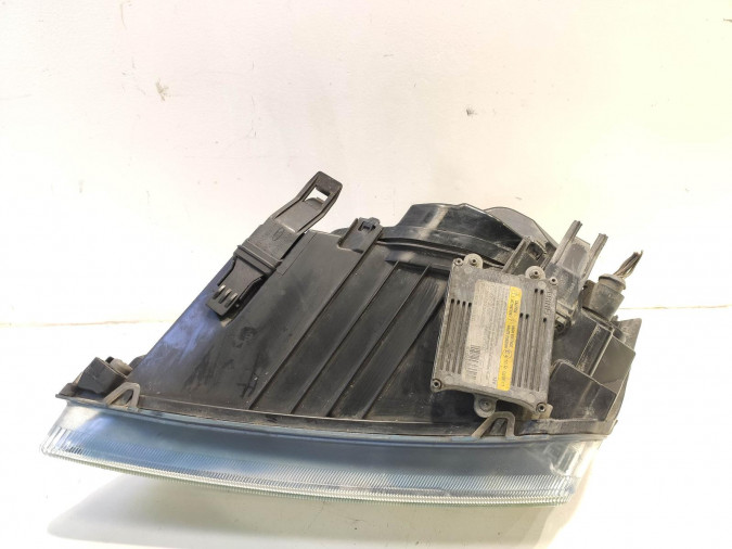 FARO DELANTERO DERECHO FORD FOCUS 2005