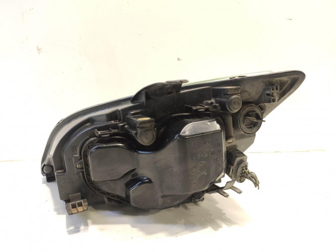 FARO DELANTERO DERECHO FORD FOCUS 2005