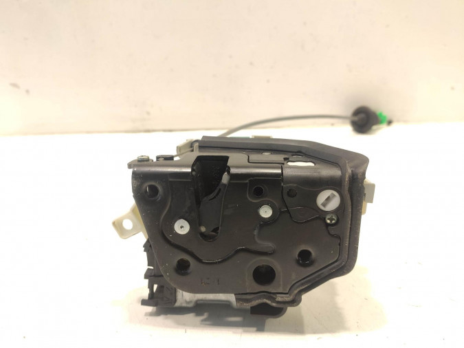 CERRADURA PUERTA DELANTERA DERECHA AUDI A4 2019
