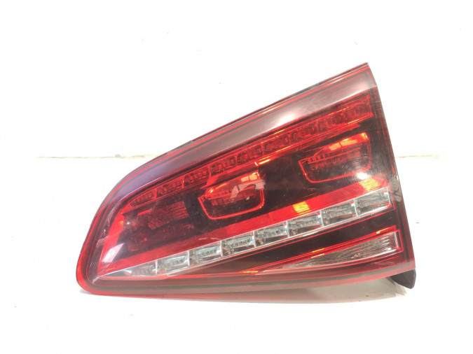 PILOTO TRASERO DERECHO INTERIOR VOLKSWAGEN GOLF 2015