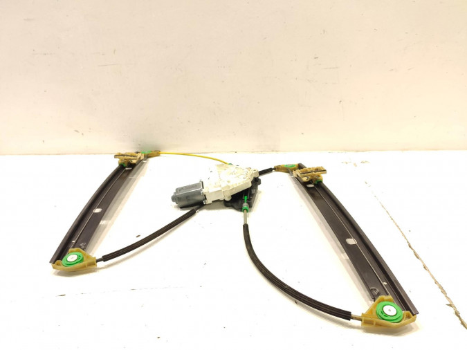 ELEVALUNAS DELANTERO DERECHO AUDI A4 2012