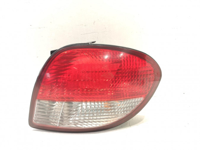 PILOTO TRASERO DERECHO HYUNDAI COUPE 2000