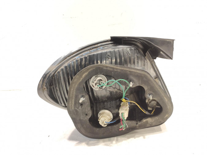 PILOTO TRASERO DERECHO HYUNDAI COUPE 2000