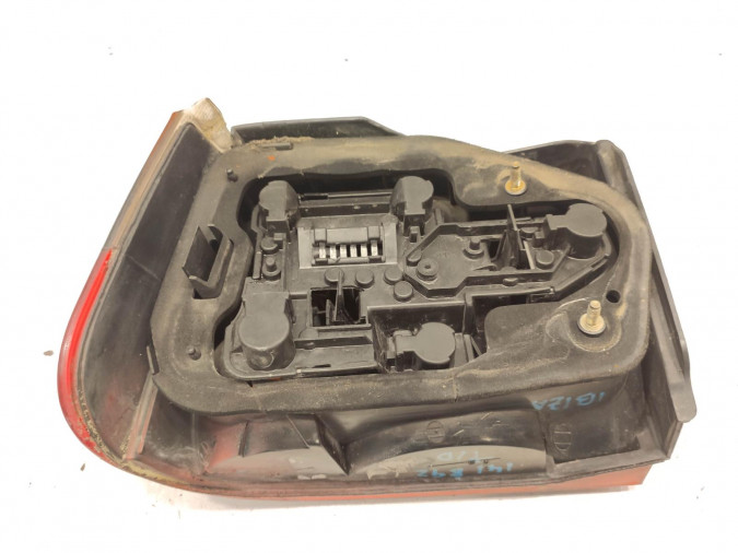 PILOTO TRASERO DERECHO SEAT IBIZA 1996