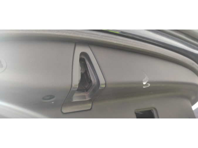 CERRADURA PUERTA TRASERA DERECHA AUDI A8 2005
