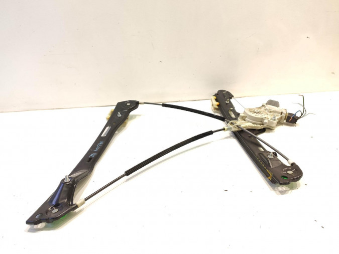 ELEVALUNAS DELANTERO DERECHO BMW SERIE 1 2006