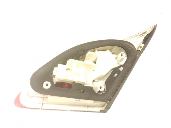 PILOTO TRASERO IZQUIERDO OPEL ASTRA 2011