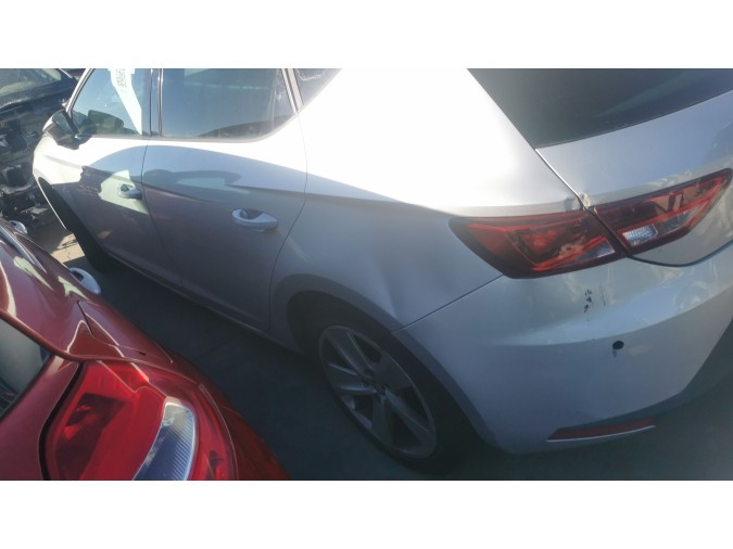 PILOTO TRASERO CENTRAL SEAT LEON 2016