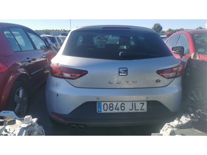 PILOTO TRASERO CENTRAL SEAT LEON 2016