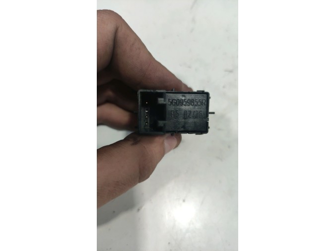 MANDO ELEVALUNAS DELANTERO DERECHO SEAT LEON 2016