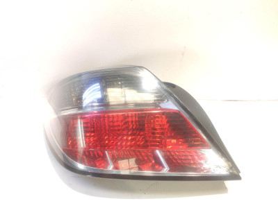 PILOTO TRASERO IZQUIERDO OPEL ASTRA 2014