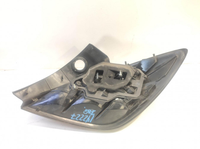 PILOTO TRASERO IZQUIERDO OPEL ASTRA 2014