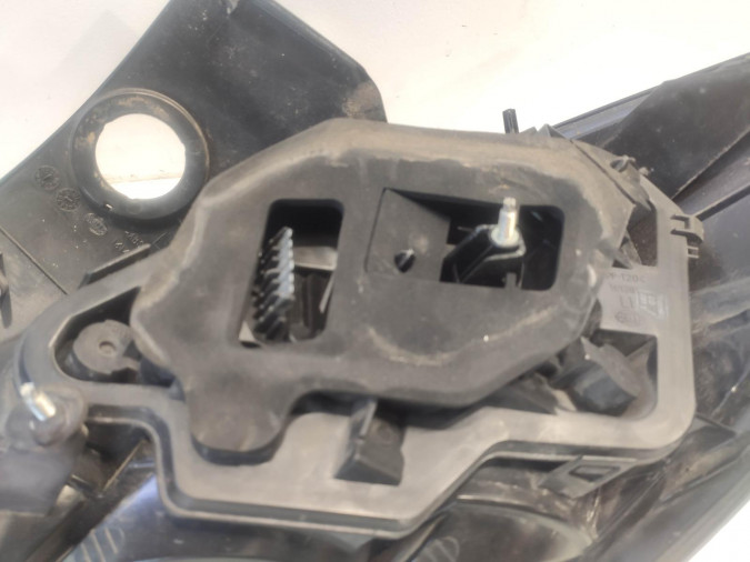 PILOTO TRASERO IZQUIERDO OPEL ASTRA 2014