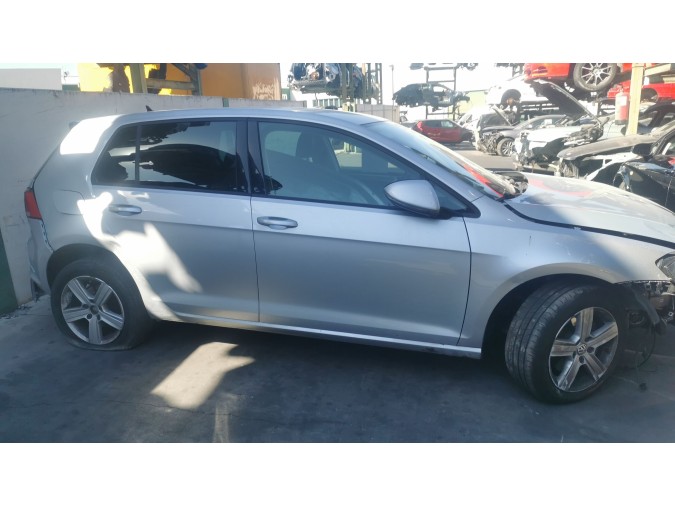 PUERTA DELANTERA DERECHA VOLKSWAGEN GOLF GRIS 2017