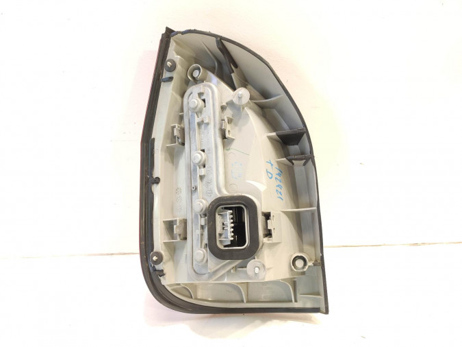 PILOTO TRASERO DERECHO OPEL ZAFIRA 2003