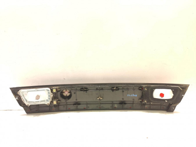 PILOTO TRASERO CENTRAL MAZDA 323 1997