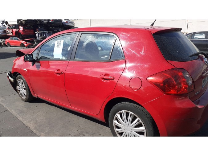 PILOTO TRASERO CENTRAL TOYOTA AURIS 2007
