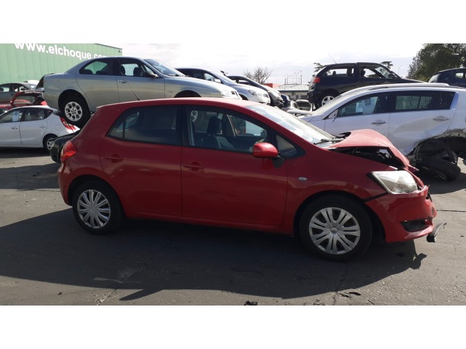 PILOTO TRASERO CENTRAL TOYOTA AURIS 2007
