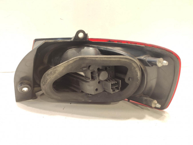 PILOTO TRASERO IZQUIERDO FIAT CROMA 2005