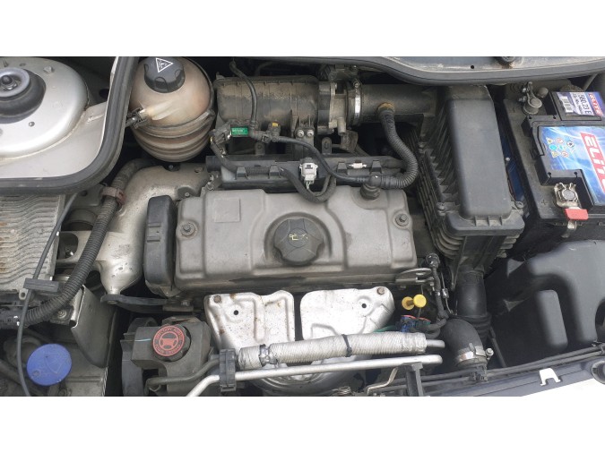 VARIOS PEUGEOT 206+ 2011