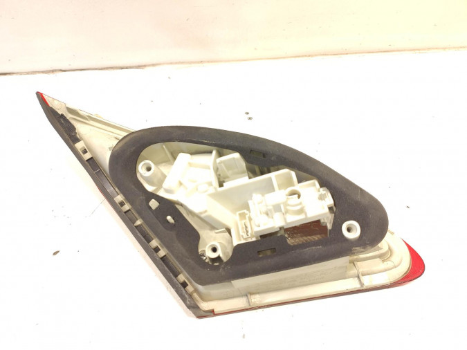 PILOTO TRASERO DERECHO INTERIOR OPEL ASTRA 2014