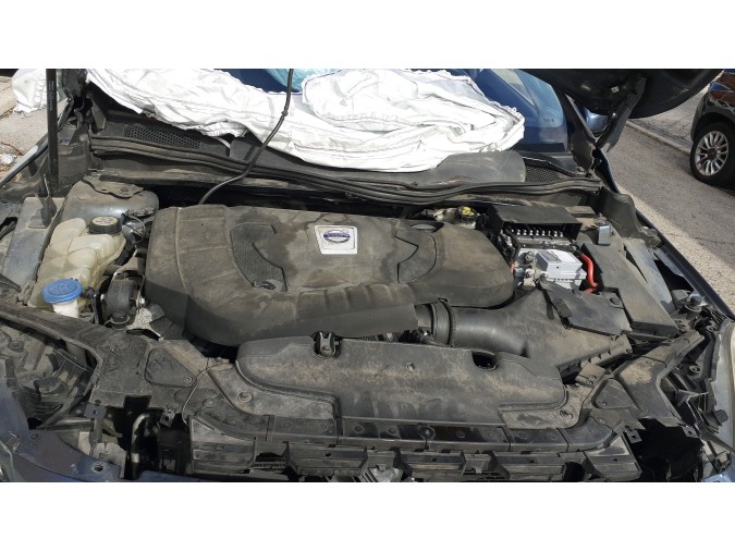 VARIOS VOLVO V40 2013