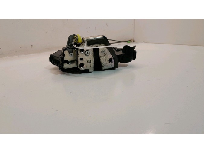 CERRADURA PUERTA DELANTERA IZQUIERDA TOYOTA RAV4 2015