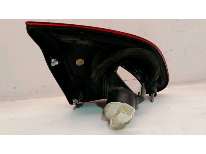 PILOTO TRASERO DERECHO NISSAN QASHQAI 2011