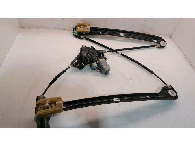 ELEVALUNAS DELANTERO DERECHO VOLKSWAGEN GOLF 2019