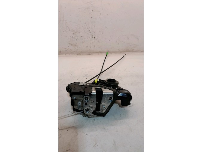 CERRADURA PUERTA DELANTERA DERECHA TOYOTA AURIS 2015