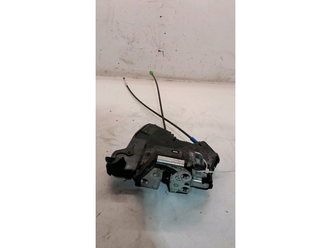 CERRADURA PUERTA DELANTERA DERECHA TOYOTA AURIS 2015