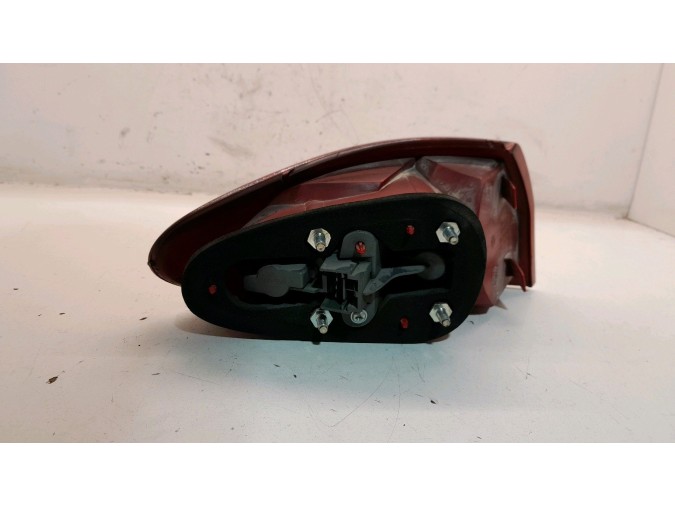 PILOTO TRASERO DERECHO ALFA ROMEO 147 2007