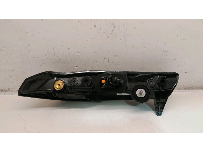 PILOTO TRASERO INTERIOR DERECHO CITROEN C4 2023