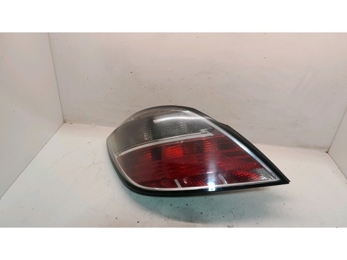 PILOTO TRASERO IZQUIERDO OPEL ASTRA 2007