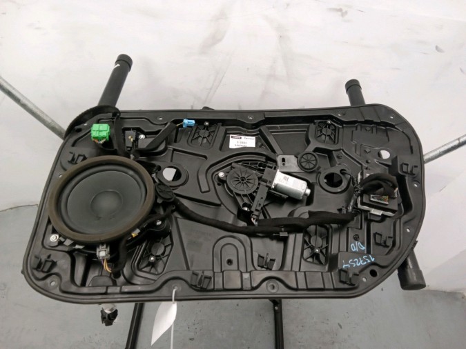 ELEVALUNAS DELANTERO DERECHO VOLVO V40 2016