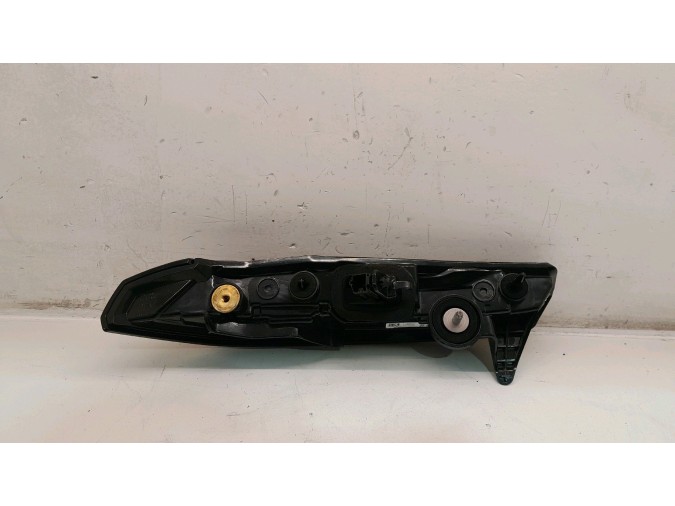 PILOTO TRASERO INTERIOR DERECHO CITROEN C4 2023