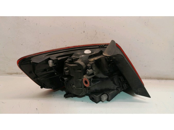 PILOTO TRASERO DERECHO EXTERIOR AUDI A3 2016