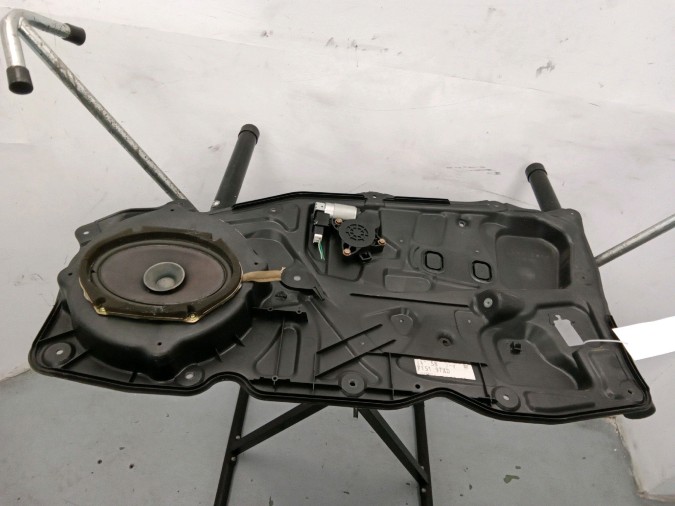 ELEVALUNAS DELANTERO DERECHO MAZDA RX-8 2004