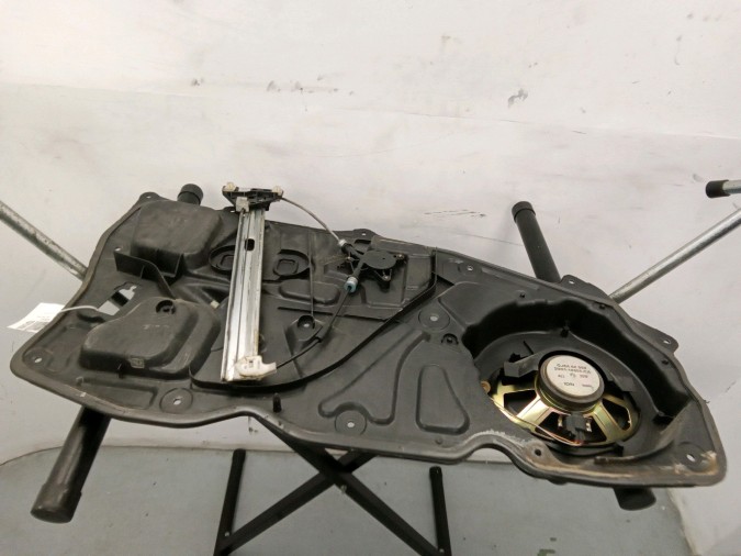 ELEVALUNAS DELANTERO DERECHO MAZDA RX-8 2004